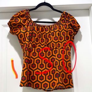 ISO pinup Girl Hotel Hexagon Peasant top in 3 or 4xskirt